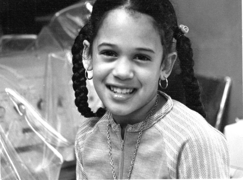 Kiss city mag kamala harris
